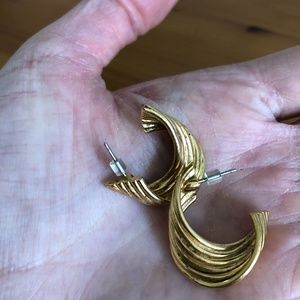 Vintage gold twist earrings selling as is